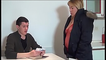 Olasz MILF análisan megdugva kemény videóban