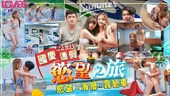 18岁的tinder Match在复古风格中给大鸡巴疯狂骑行