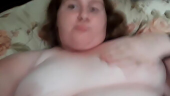 Tight Pussy And Big Ass Of A Chubby Cam Girl