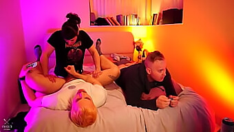 Lex Hänsynslös Och Samptha Slår Sig Ihop För En Pegging-Session Med Gamer-Killar