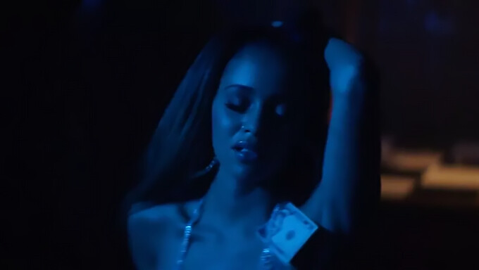 Keke Palmer o acostează pe Vanessa Morgan în Riverdale