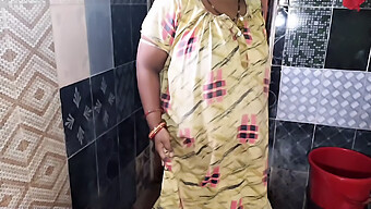 Desi Aunty With Hot And Sexy Figure