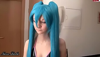 Német Tini Arcra Kapja A Cosplay Szopást A Hentai Videóban