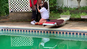 Mature Wife Enjoys Poolside Bbc Sucking In Explicit Video