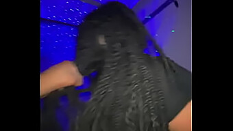 POV-Video einer kurvigen Ebony, die Muschifick und Backshots genießt