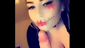 Amelia Skye Nyter Et Vilt Halloween-Møte Med En Stor-Kuket Partner