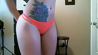 Tattooed Girlfriend Gives Live Blowjob On Camera