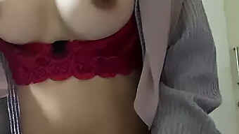 Duygusal Endonezyalı Kız Sange Bugil Solo Mastürbasyona Dalar Ve Orgazma Ulaşır